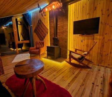 Cayirduzu Apartment | Pet-Friendly Doba Suit Dağevi with Hot Tub & Top Rating