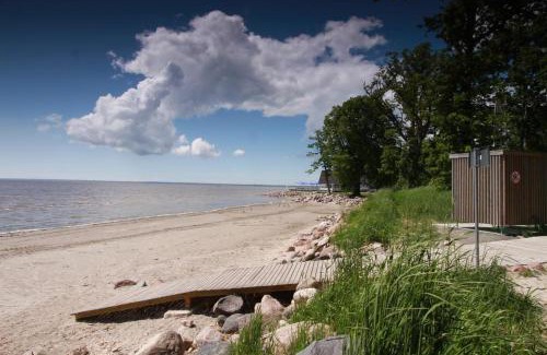 Valgeranna House | Relax at Doberani Rannamaja: Pet-Friendly Oceanfront Retreat