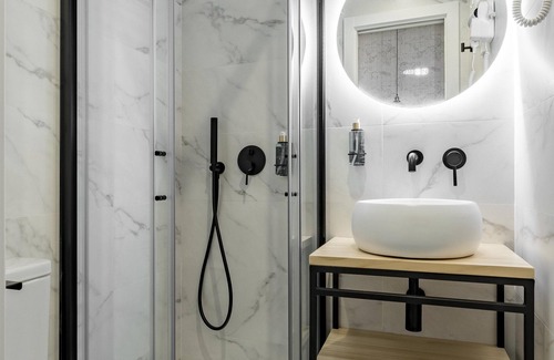 Moncloa - Arguelles Hotel | Elegant Marco Polo Hostal Boutique with Spa & Breakfast
