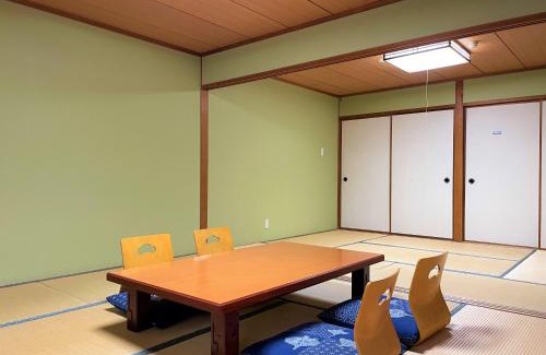 Awa Hotel | Comfortable Stay at Dochu Land Shin Onsen with Hot Tub