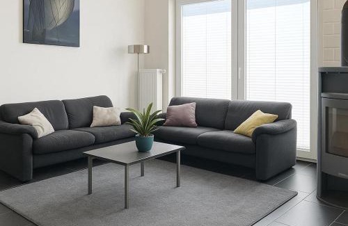 Nordhorn House | Dock 61 - tolles Ferienhaus für bis zu 4 Personen mit Kaminofen und Sauna - Haustiere herzlich willkommen, direkt am Wasser gelegen