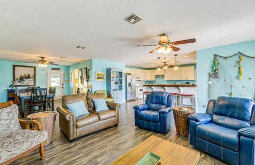 Palm Harbor House | Idyllic Rockport Home with Canal Dock & Bay Access