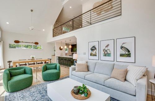 Cedar Creek Reservoir House | Malakoff Lakefront Home with Dock, Fire Pit & Pool
