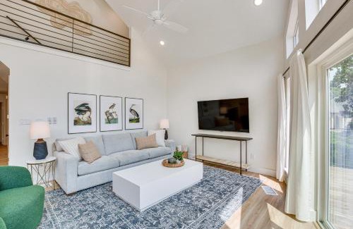 Cedar Creek Reservoir House | Malakoff Lakefront Home with Dock, Fire Pit & Pool