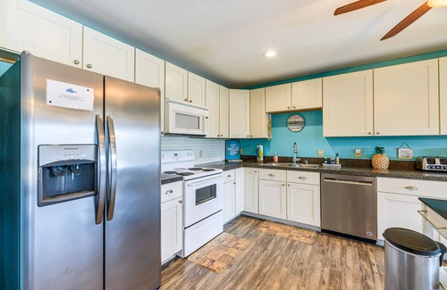 Palm Harbor House | Canal-Front Retreat: Pet Friendly with Ocean Access