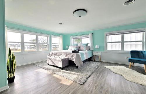 Crystal Coast House | Dock House: Oceanfront Retreat Near Camp Lejeune