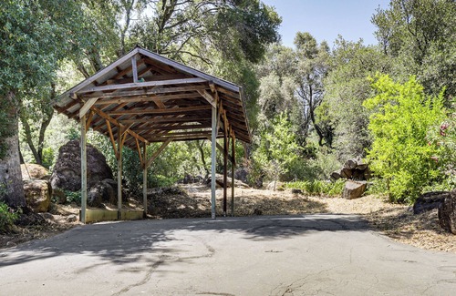 Kelseyville Cottage | Dock, Slip & Launch: Waterfront Home on Clear Lake