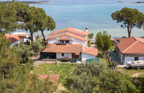 Vourvourou Villa | Docker BeachFront House: Oceanfront Getaway with Breakfast