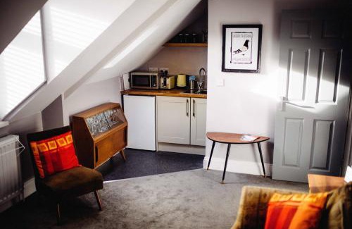 Gateshead Apartment | Explore Docker's Digs: Family-Friendly Getaway with Top Ratings