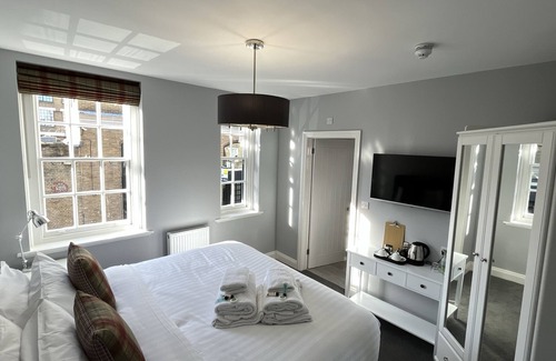 Wapping House | Top-Rated Dockers Inn: Family-Friendly with Breakfast Included
