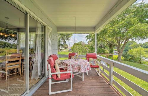 Dunnellon Apartment | Tranquil Dunnellon River Retreat with Balcony and Docks