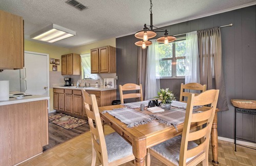 Dunnellon Apartment | Tranquil Dunnellon River Retreat with Balcony & Docks