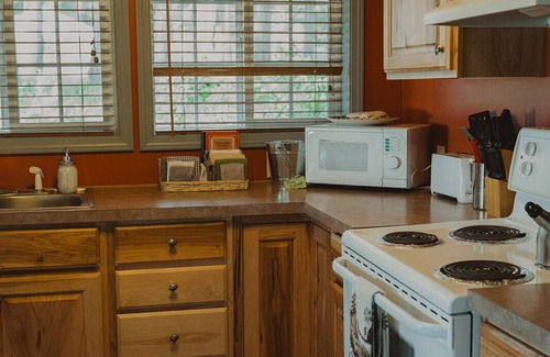 Seeley Lake Cabin | Family-Friendly Dockside Cabin at Tamaracks Resort Awaits