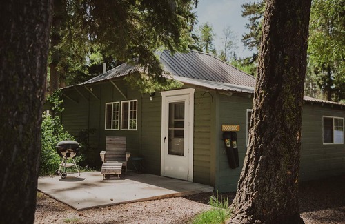 Seeley Lake Cabin | Family-Friendly Dockside Cabin at Tamaracks Resort Awaits