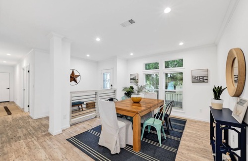 Kingsland House | Top-Rated Dockside Digs with Boat Slip and Firepit