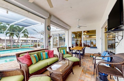 Pelican House | Dockside Dream: 4-Star Haven with Pool & Hot Tub
