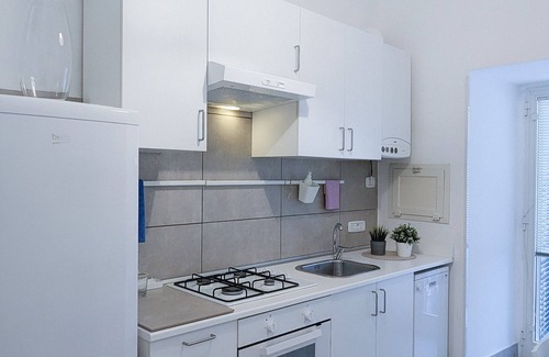 Fuorigrotta Apartment | Doclea House: Comfort & Relaxation in City Center