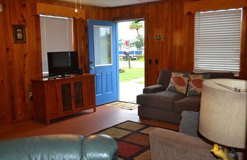 Keaton Beach Apartment | Premier Getaway: Go Fish at Doctor's Rx in Keaton Beach!