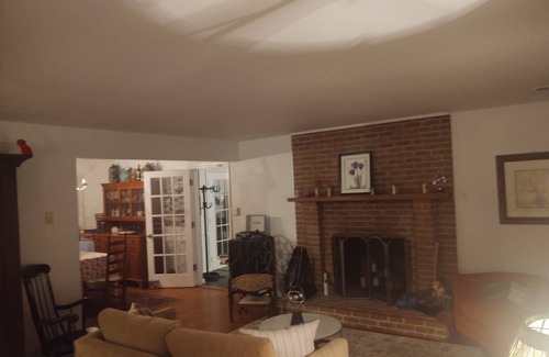 Keene House | Enjoy Doctor Who Adventures with Free Breakfast Near Monticello