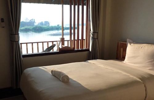 Don Det House | DODAND Studio & Sunset Riverside Guesthouse