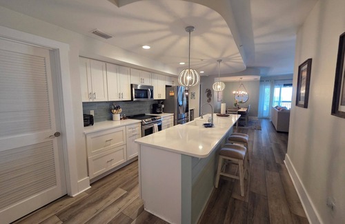 Mexico Beach Condo | Incredible Dodgen Waves: Oceanfront Retreat with Balconies