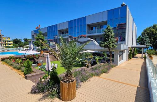 Kiten Hotel | Exclusive Dodo Beach Club: Adults Only with Oceanfront Bliss
