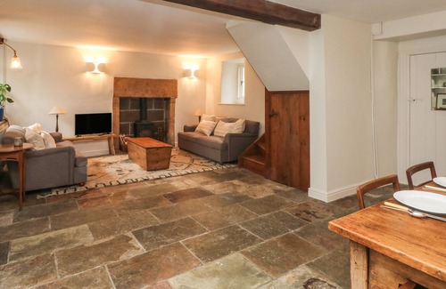 Winster Cottage | DOE LEA COTTAGE, pet friendly, country holiday cottage in Winster