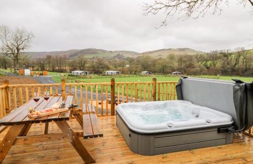 Llandrindod Wells House | Family-Friendly Doe Lodge - 4-Star Rated & Highly Reviewed