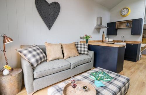 Llandrindod Wells House | Family-Friendly Doe Lodge - 4-Star Rated & Highly Reviewed