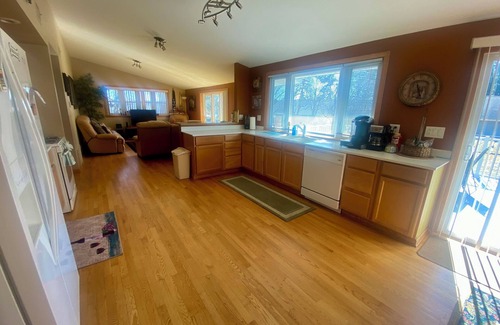 Como House | Pet-Friendly Retreat with Ocean Views & Guest Rated 9.8