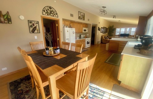 Como House | Pet-Friendly Retreat with Ocean Views & Guest Rated 9.8