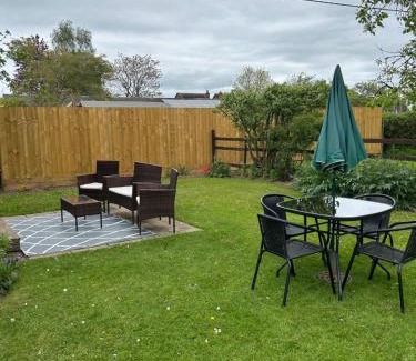 Orleton House | Dog & Family Friendly Private Cottage in Orleton