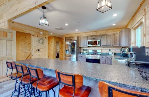 Carrabassett Valley Cabin | Dog-Friendly Cabin with Spa and Hot Tub - Built in 2022!