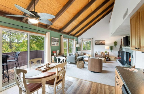 Basye Cabin | Pet-Friendly 3BR Retreat with Loft and Mountain Views