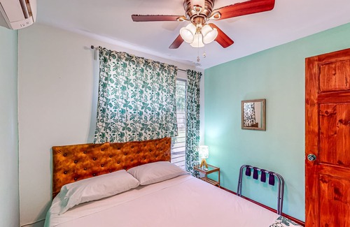 Tarcoles Bed & Breakfast | Dog-friendly 4-villa complex near beach with outdoor pool, community kitchen, AC