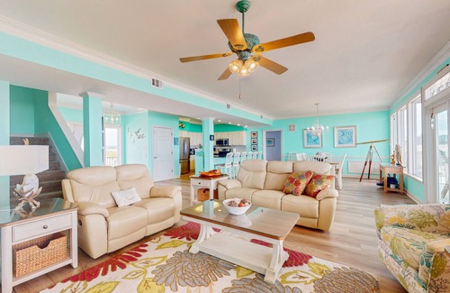 Gulf Shores House | Dog-Friendly Beach House with Private Pool & Free WiFi