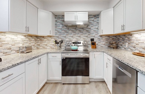 Dauphin Island House | Pet-Friendly Bayfront Duplex with Private Dock & Kayaks