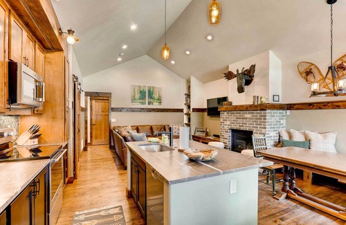 Grand Lake Cabin | Pet-Friendly Cabin with Ocean View in Grand Lake, 10/10 Rated