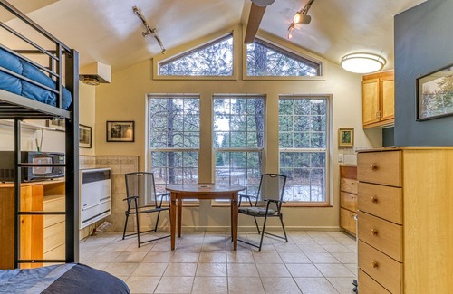Trout Lake House | Dog-friendly cabin in the woods with kitchenette & stunning mountain views