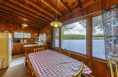 Chestertown House | Pet-Friendly Lakefront Cabin with Dock and Smart TV