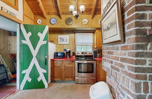 Franconia House | Pet-Friendly Mountain Chalet with Fireplace & Pool Access