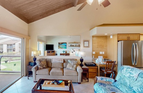 Kihei Condo | Pet-Friendly Condo with Pool, Ocean View & Furnished Lanai