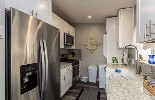 Ocean Beach House | Pet-Friendly Cottage with Ocean Views Rated 10/10