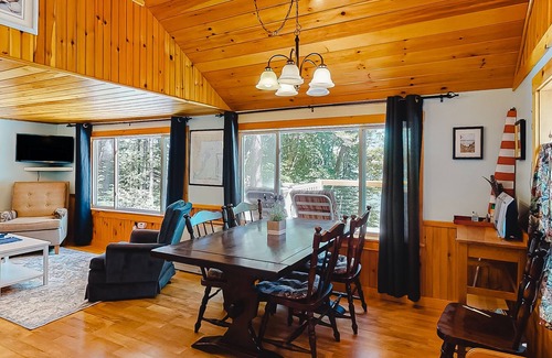 Cushing Cottage | Dog-friendly cottage with water view, deck, firepit, & grill - snowbirds welcome