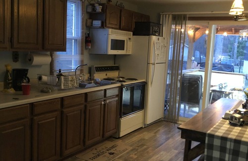 Harrison Cottage | Pet-Friendly Cottage by Scenic Lakes and Trails