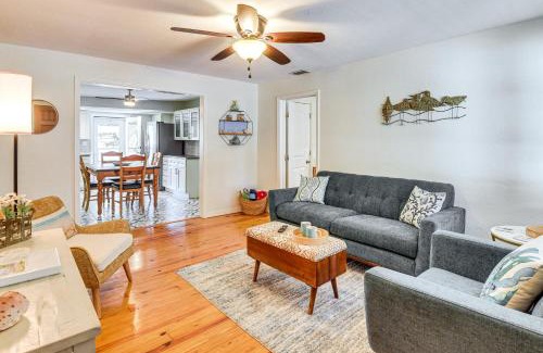 Walkers Holly Hill House | Pet-Friendly Daytona Beach Cottage with Inviting Patio