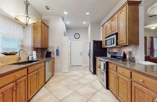 Cedar Park House | Pet-Friendly Downtown Retreat with Yard & Modern Amenities