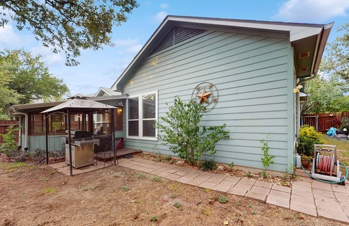 Cedar Park House | Pet-Friendly Downtown Retreat with Yard & Modern Amenities