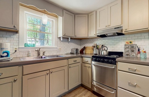 North Eastham House | Dog-Friendly Forest Cottage with Deck Near Bay Beaches