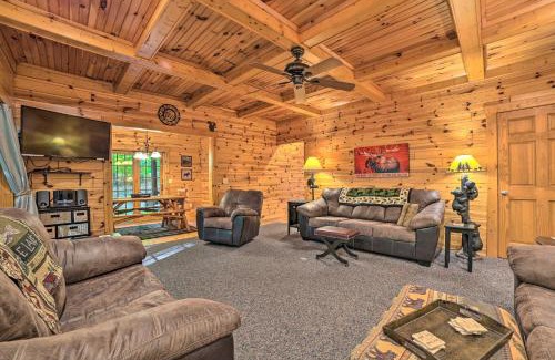 Michaywe House | Pet-Friendly Gaylord Retreat Just Minutes from Town!